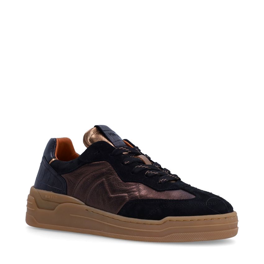 Manfield Zwarte suède sneakers met bronzen details