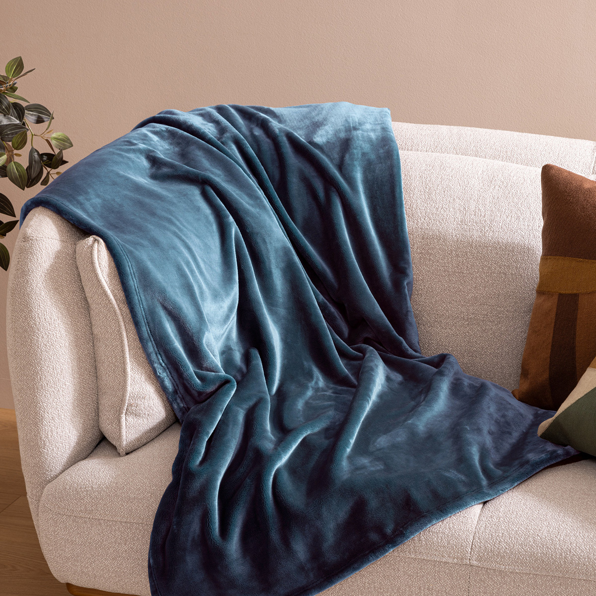 Flannel throw "Cuddly" Aegean blue, 130x180 cm