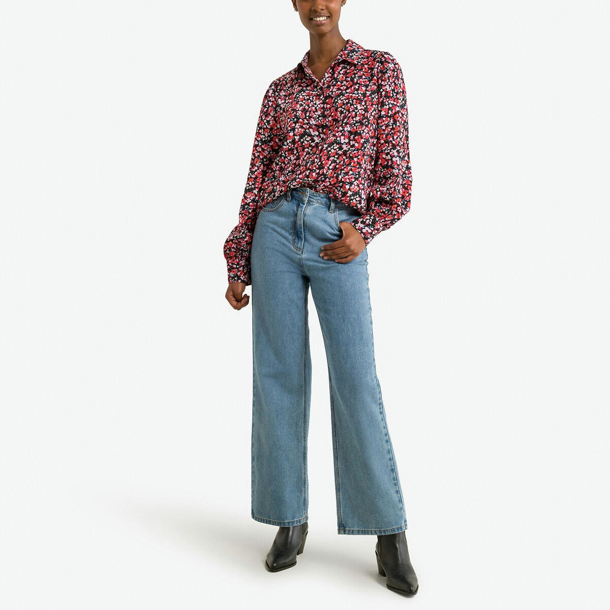 Blouse  fleurie, col V