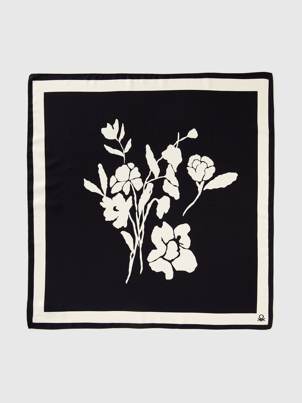 Scarf with floral print