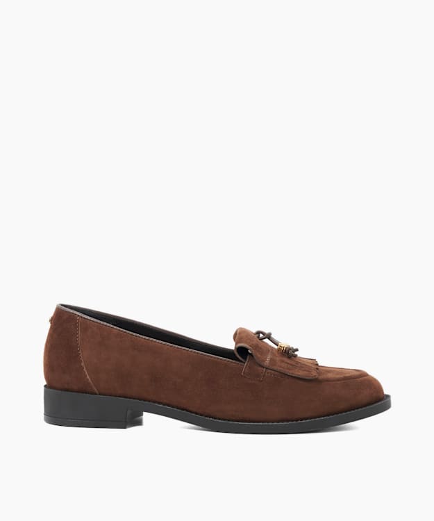 Globetrot Brown - Branded Charm Detail Tassel Loafers