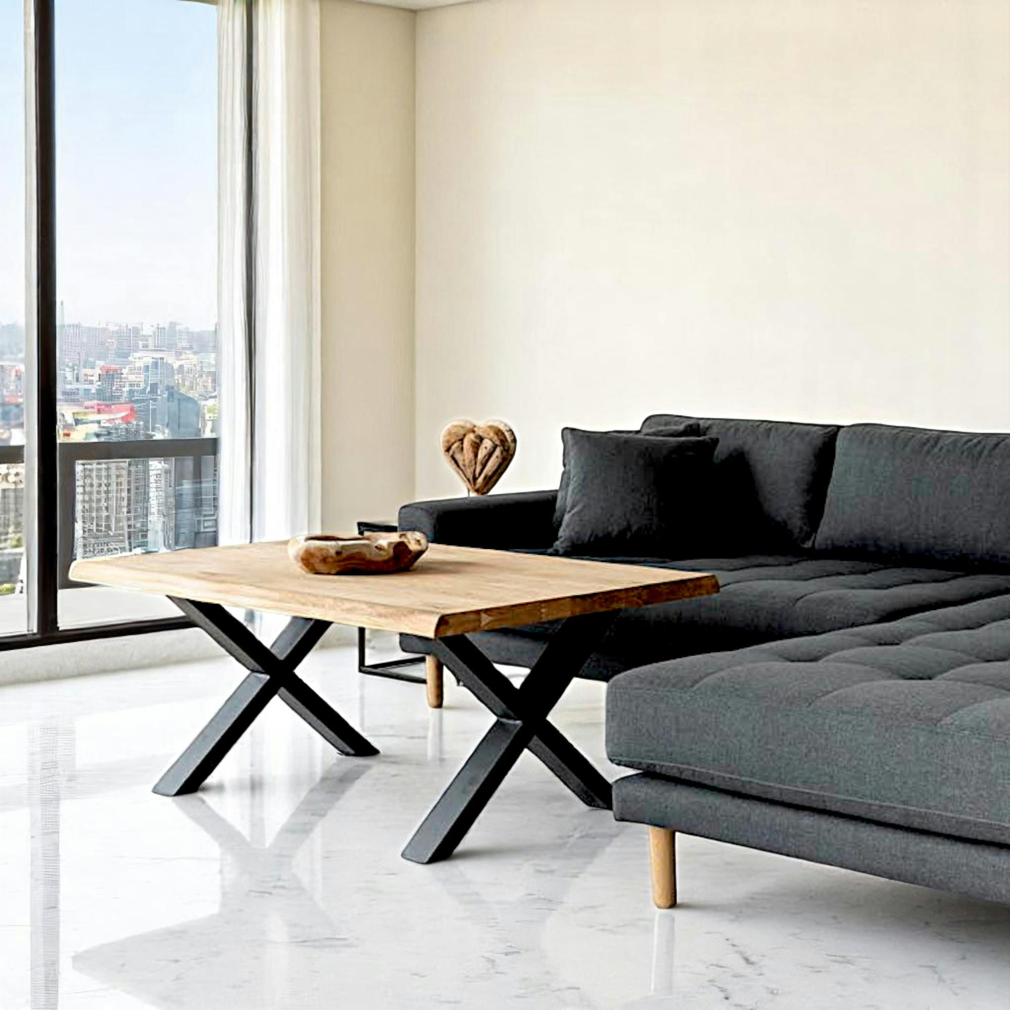 Table basse en bois de chêne blond avec bordures naturelles SAVONE