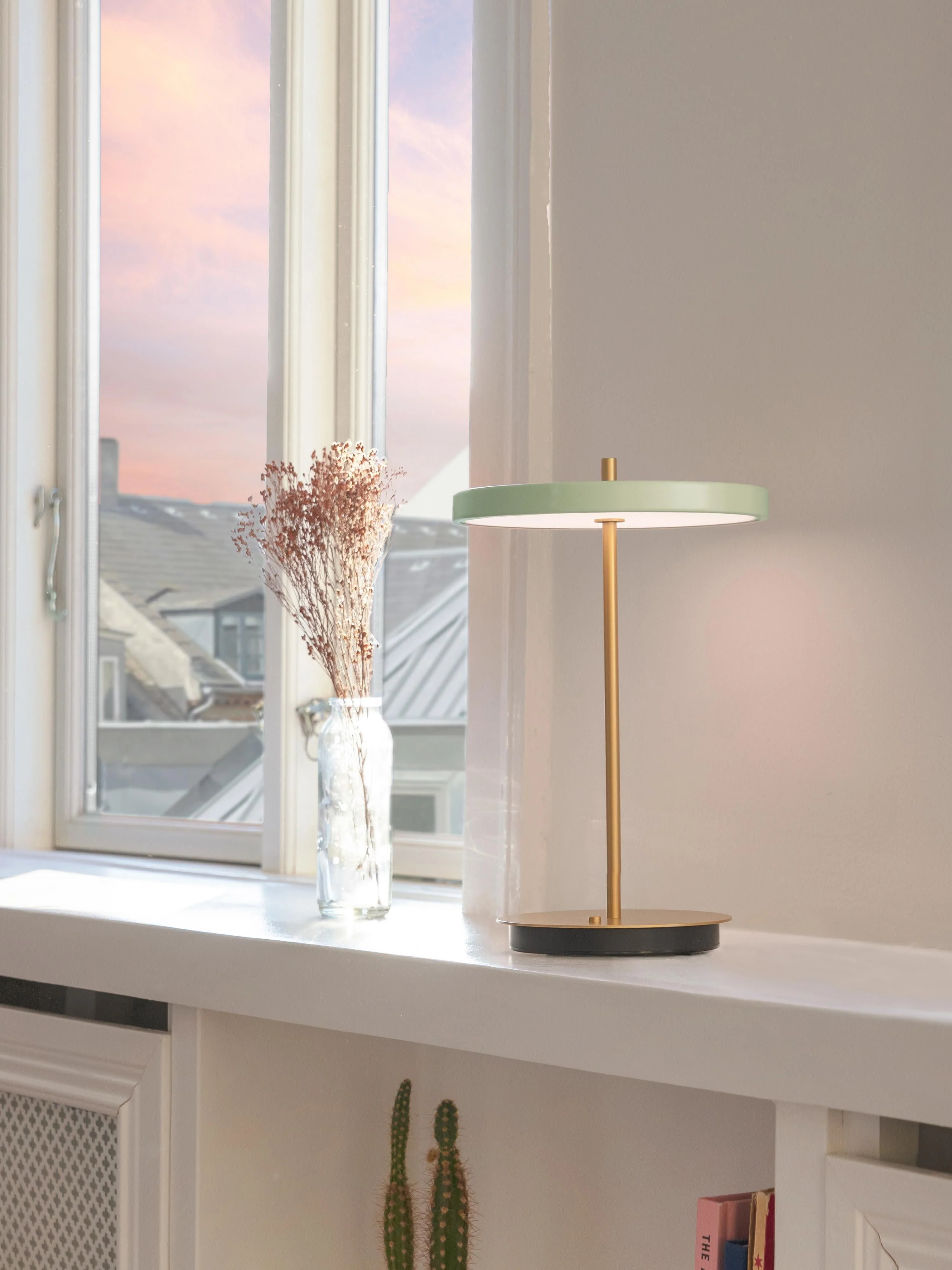 Kleine mobile LED-Tischlampe Asteria, dimmbar