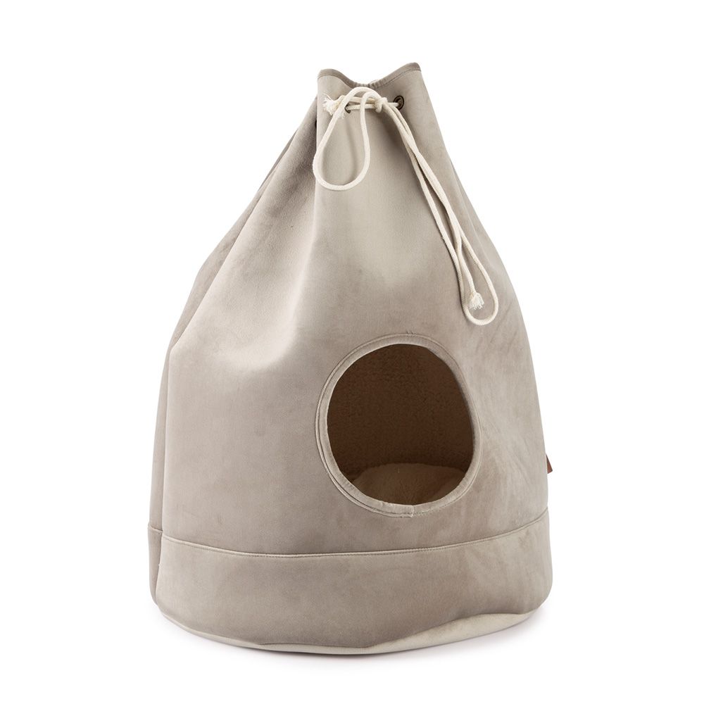 Designed by Lotte Vilar Cosy Cat Den