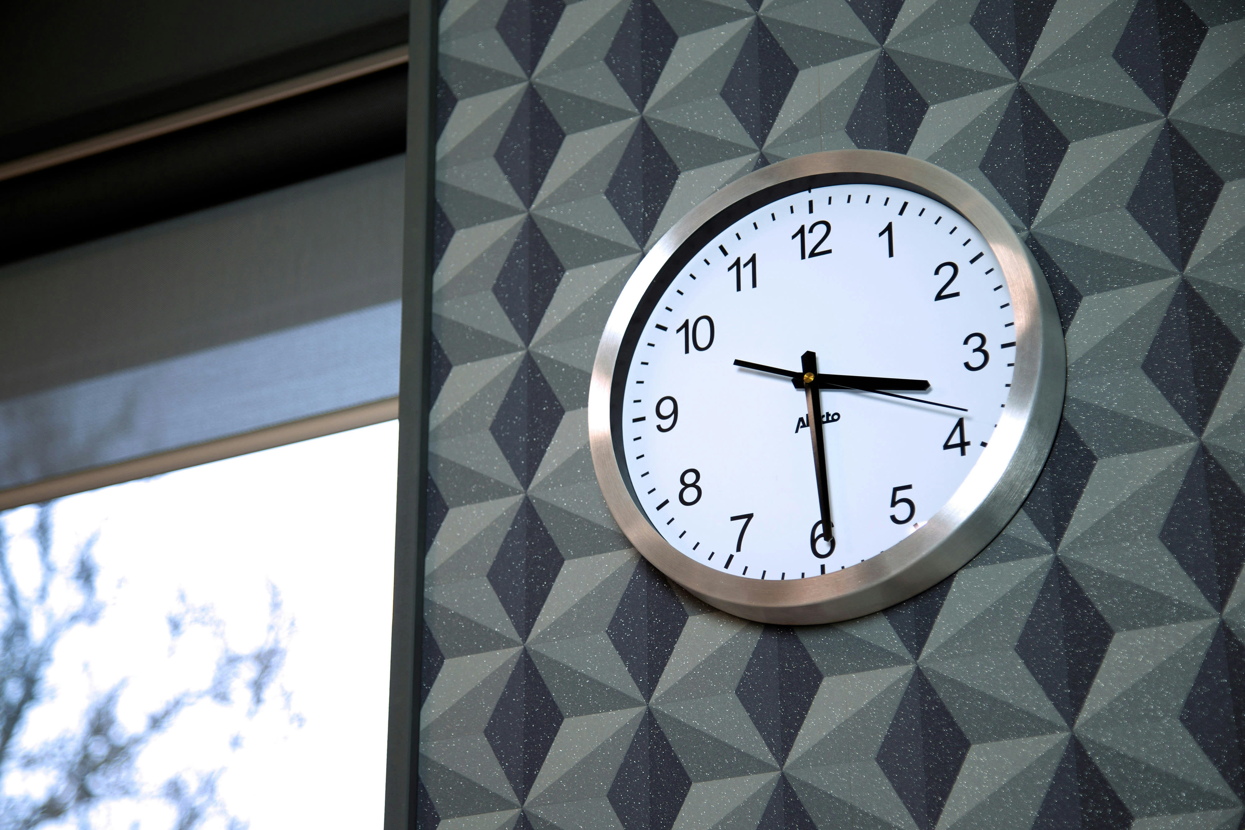 - Grande horloge murale analogique aluminum