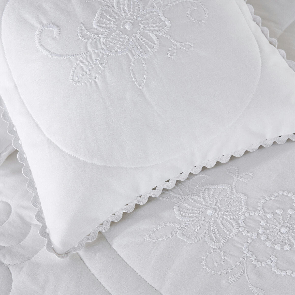 Couvre lit matelassé et brodé Tennessee