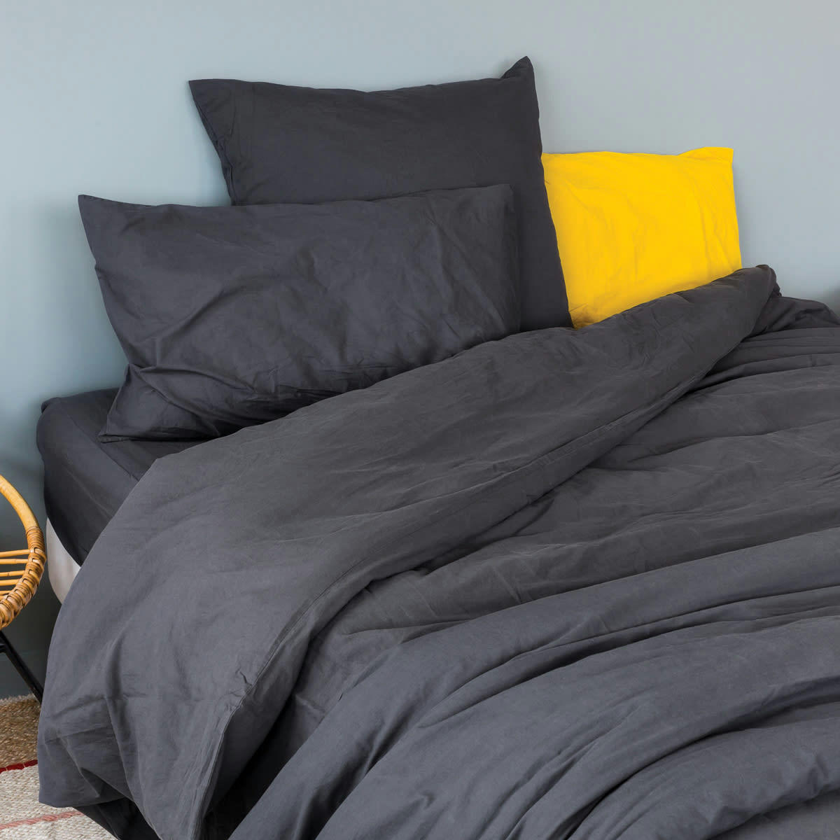 - Taie d'oreiller en coton lavé gris anthracite 65x65 cm