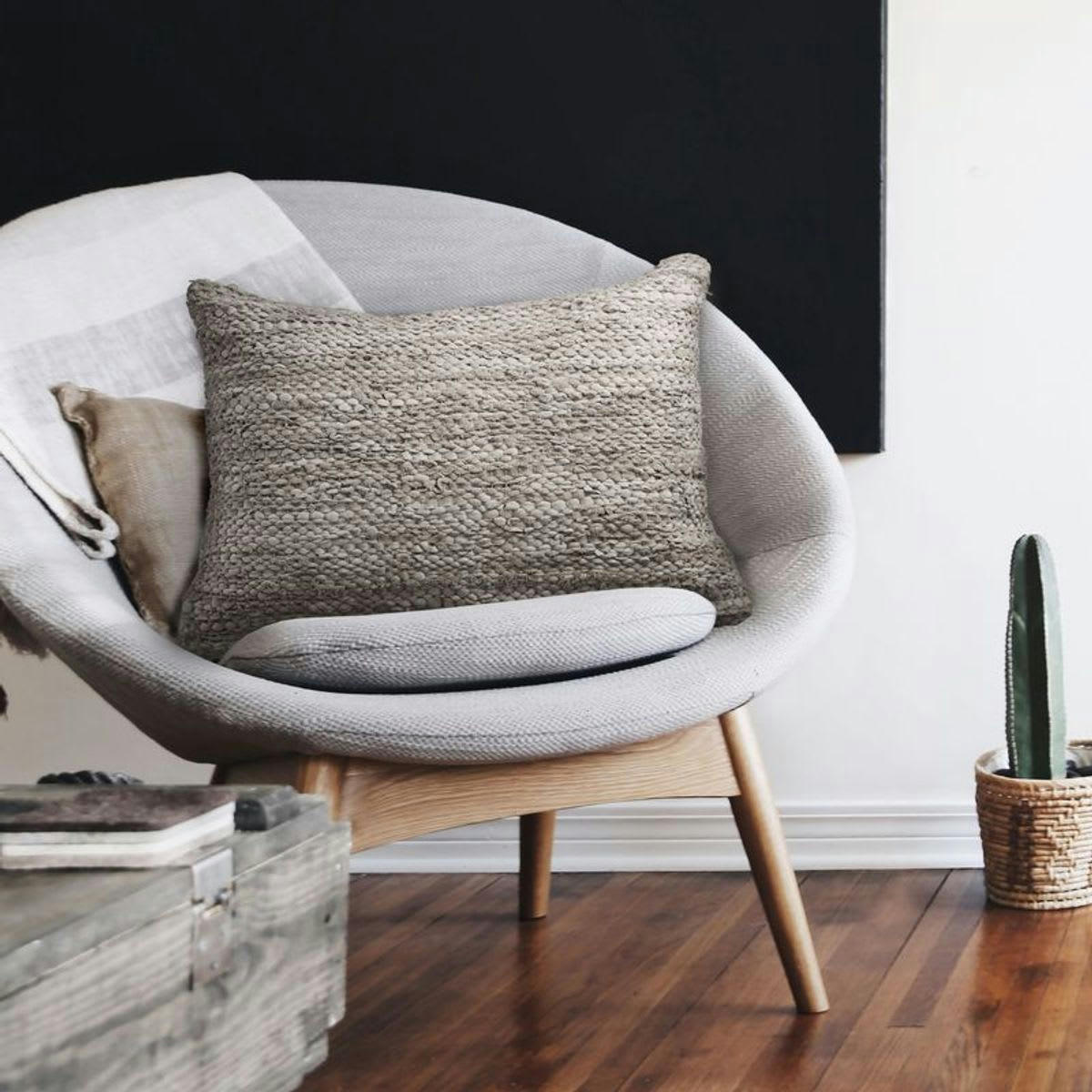 SKIN - Coussin en cuir tressé taupe 60x40