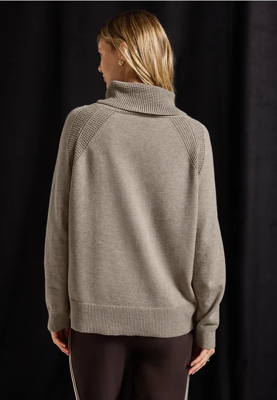 Pullover mit Stehkragen