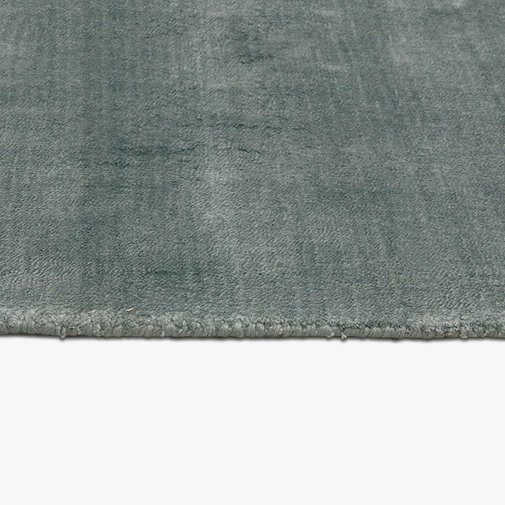 Tapete Tufado Viscose Azul Escuro 70x110 MIRA