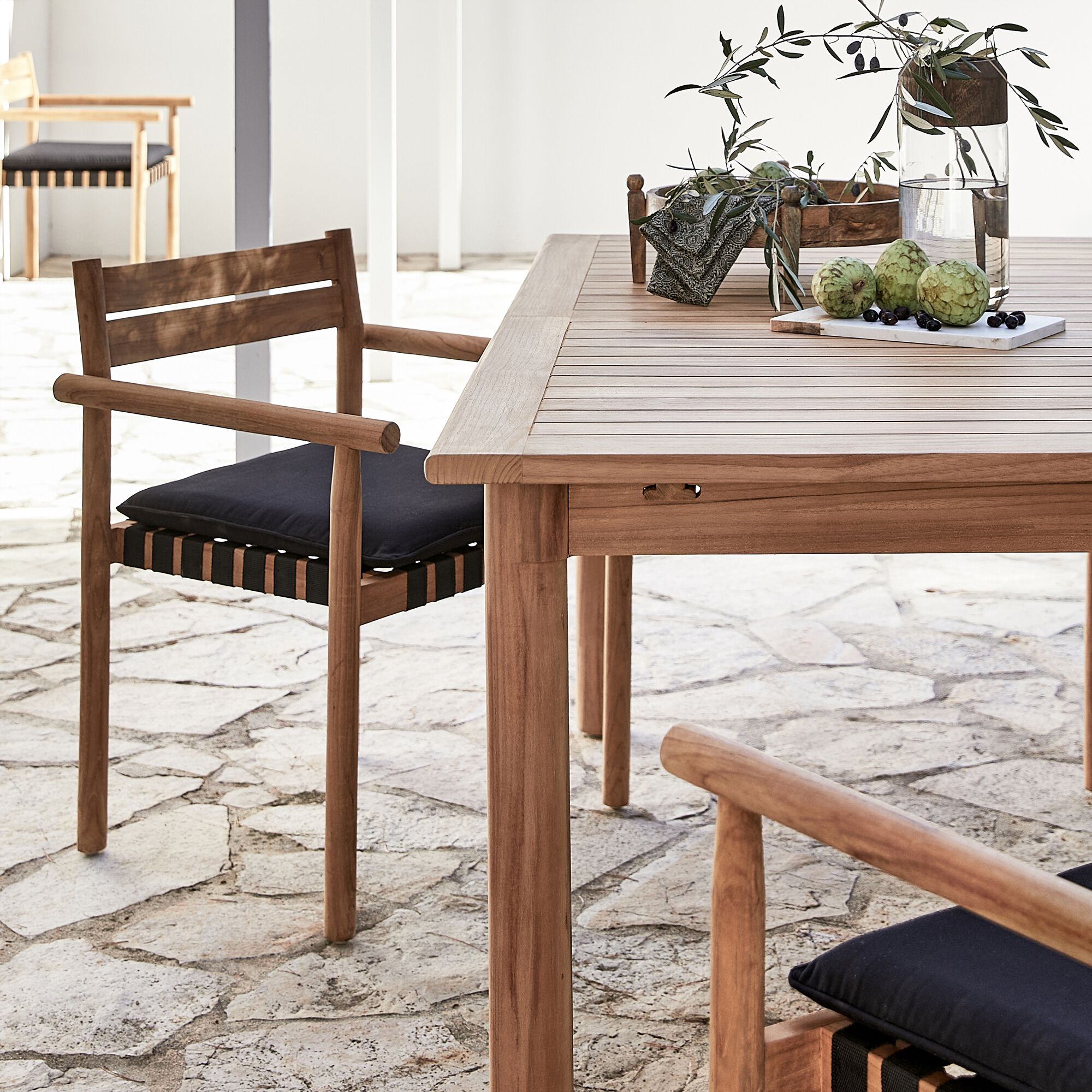 LIMYA - Fauteuil de jardin à sangles en teck - bois clair