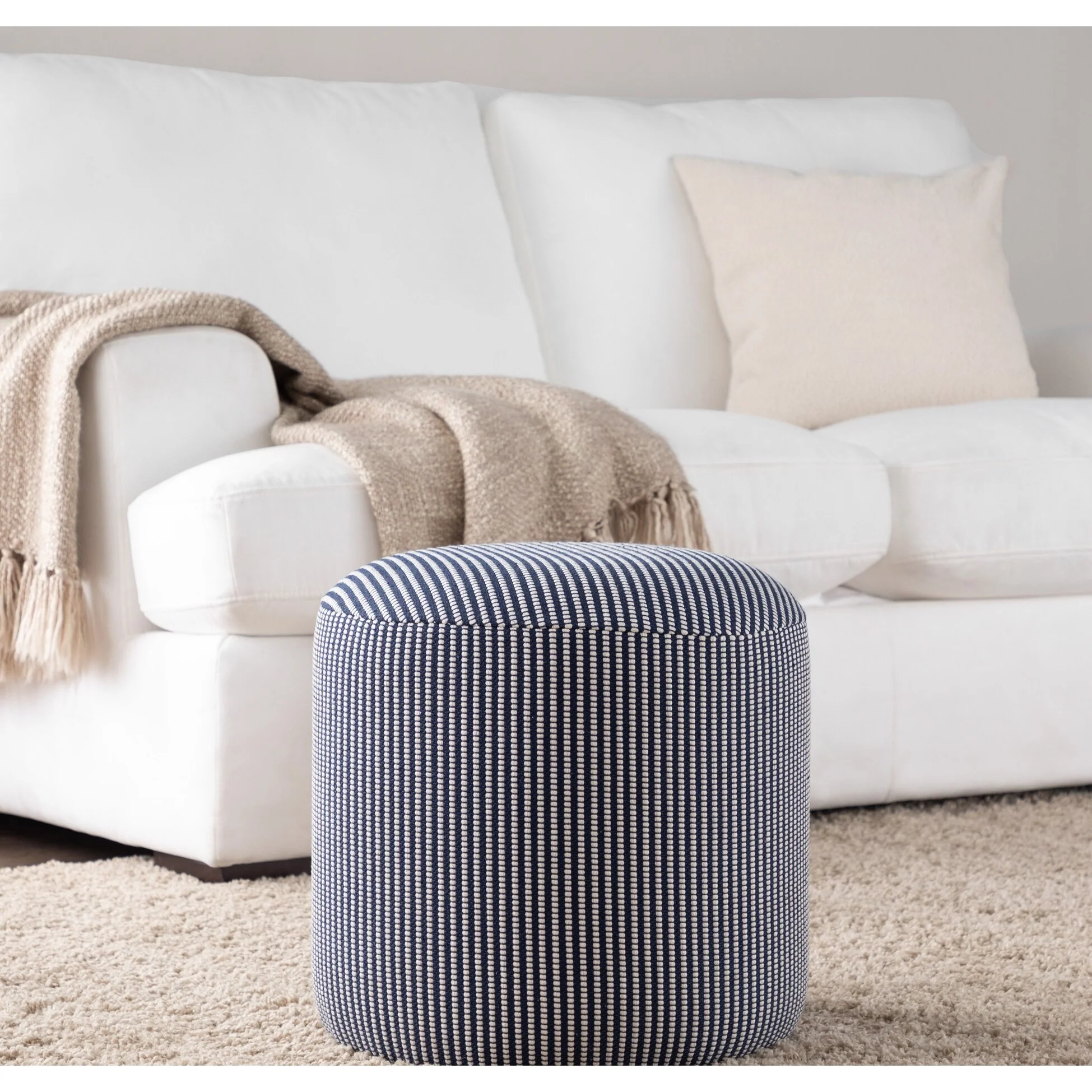 Round Pouf in Knitted and Fabric by LumiSource