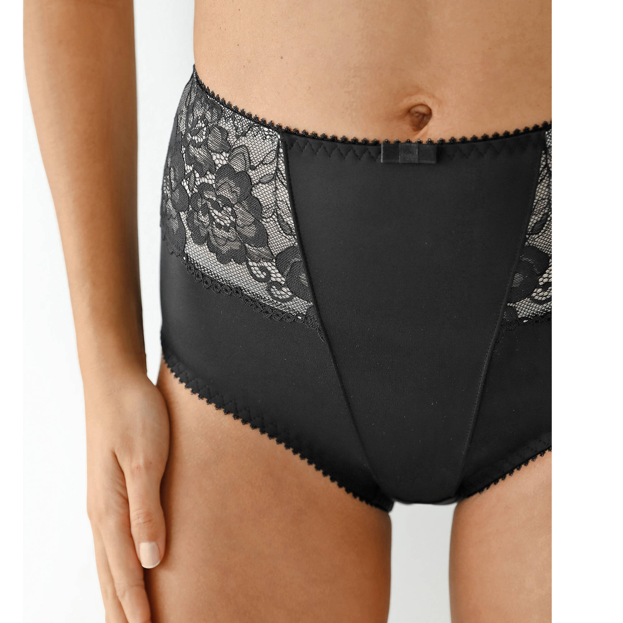 Gaine amincissante dentelle et microfibre