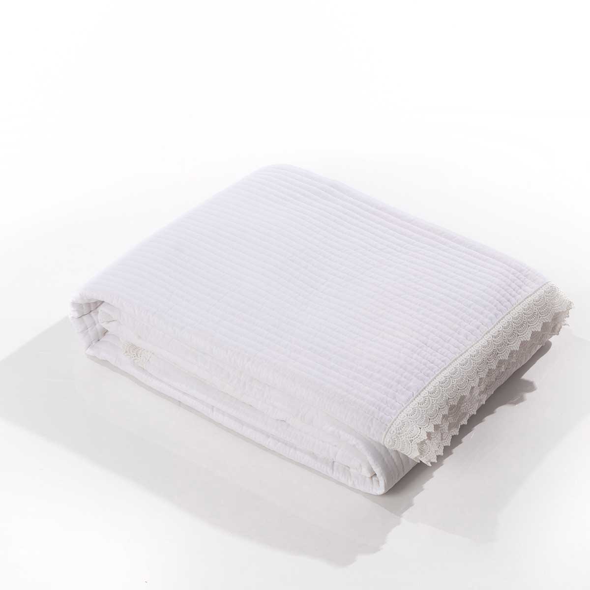 Edredão branco com folho rendado 220x240cm