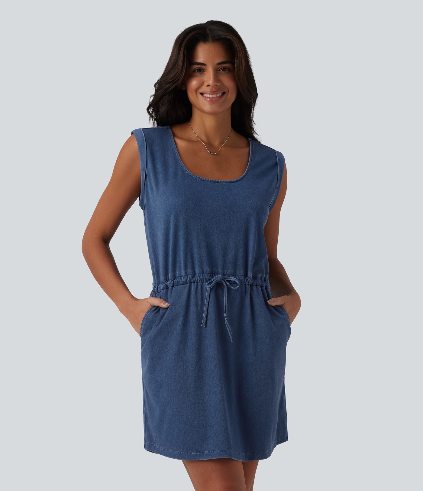 Robe mini Halara Flex™ jean décontracté en lyocell drapé, encolure U, sans manches, à cordon, avec poches