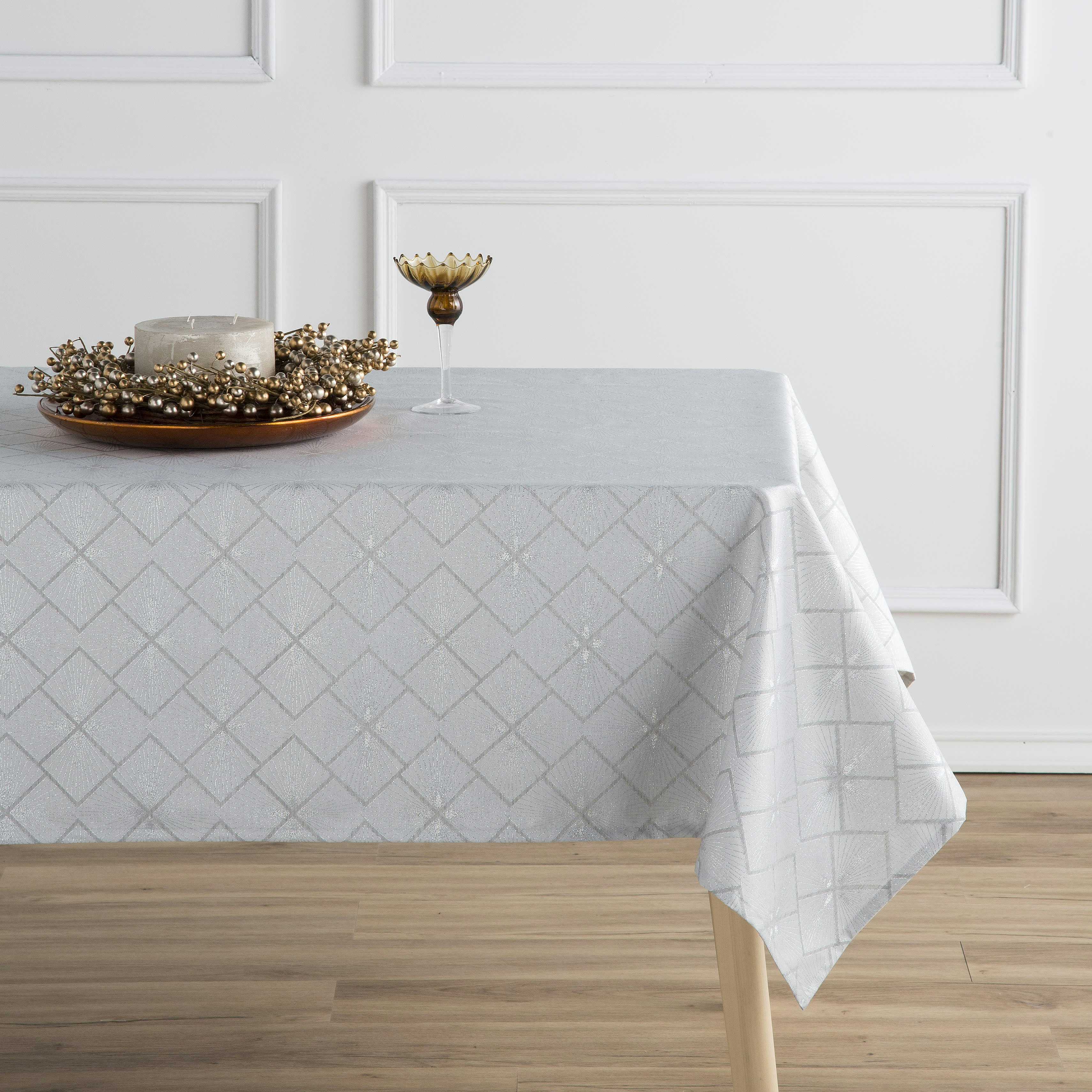 NIDO PLATA - Nappe tissée jacquard argent avec traitement anti-taches 150x150 cm