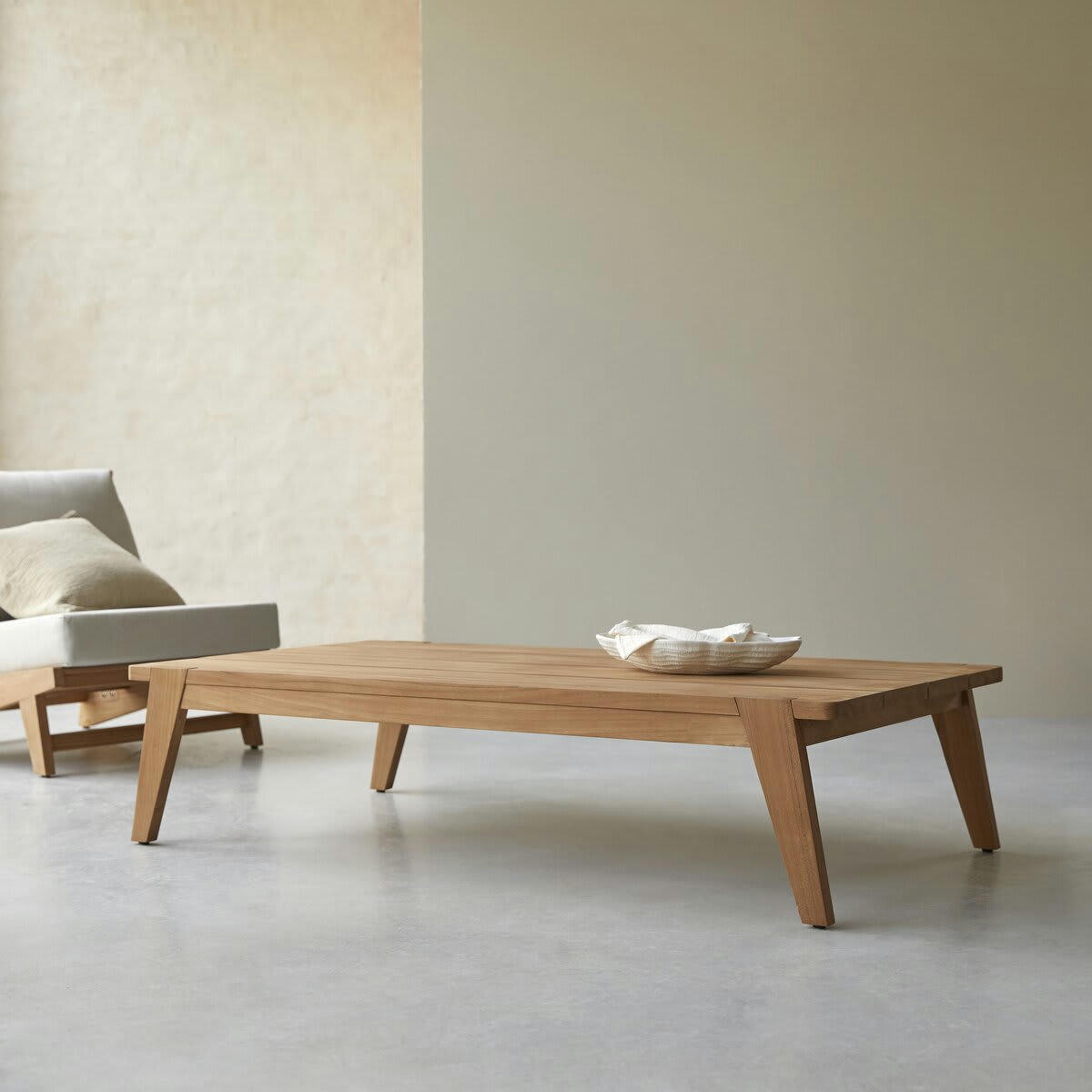 OLIA - Table basse de salon en teck