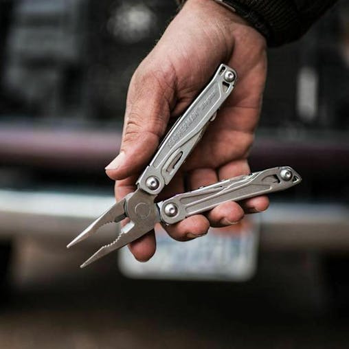 Leatherman Wingman Stainless Multi-Tool & Nylon Sheath & Pocket Clip