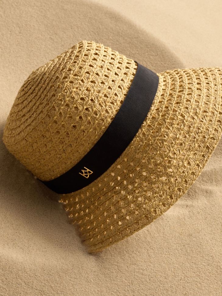 Beige classic straw hat