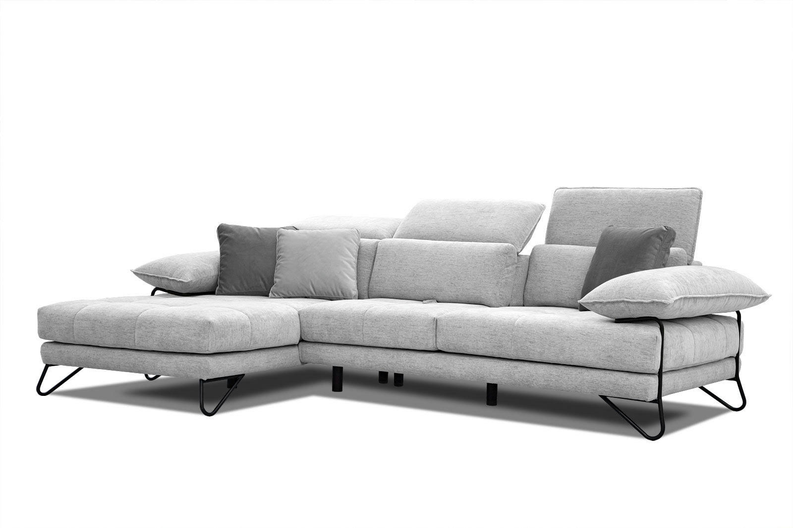 NORDEN - Canapé d'angle gauche 4 places en tissu gris clair avec coussins déco