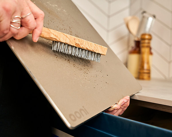 Brosse métallique racloir 2 en 1 Ooni