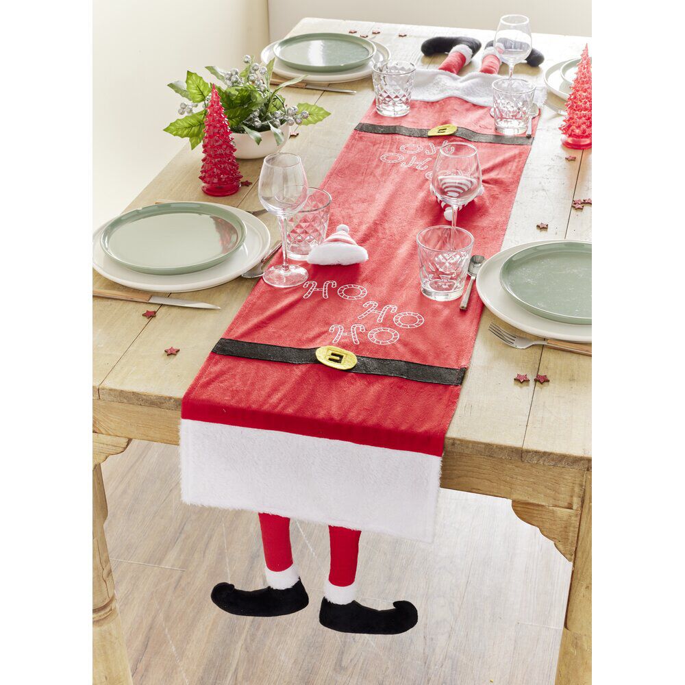 Chemin de table tissu velours rouge effet pieds de Père No&euml;l 34x136cm