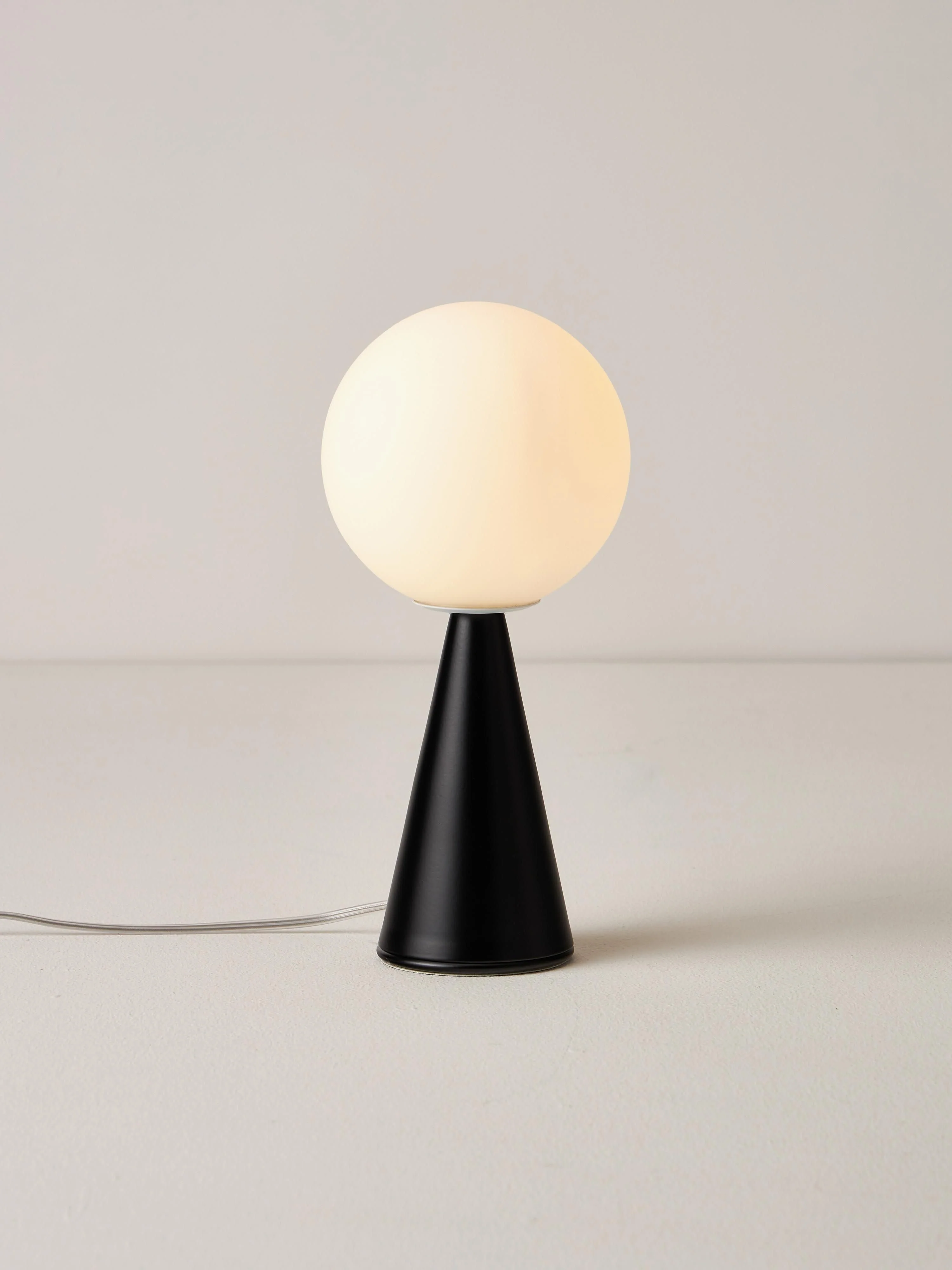 Kleine Tischlampe Bilia Mini, handgefertigt