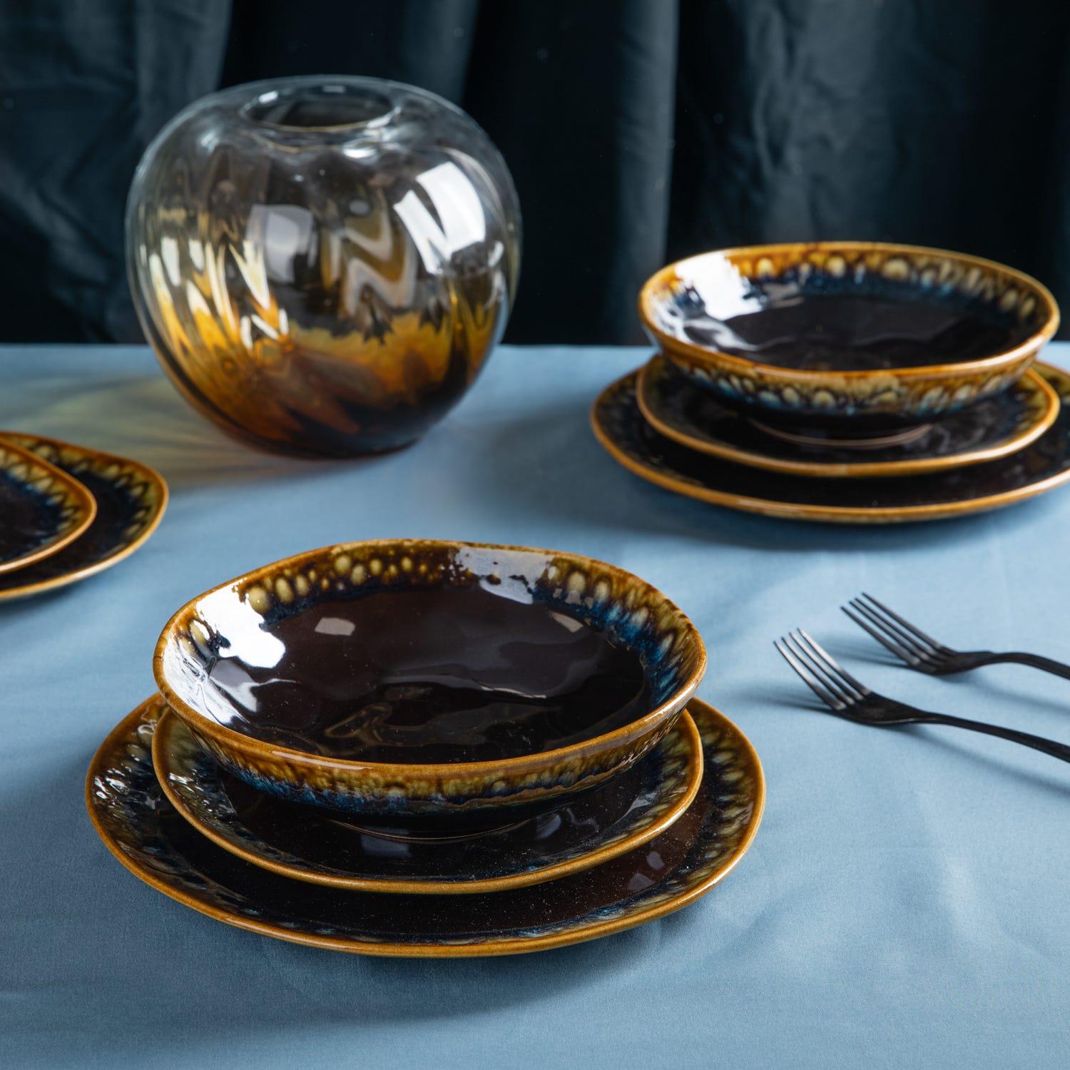 Servizio 18 piatti terracotta nero oro Olympus