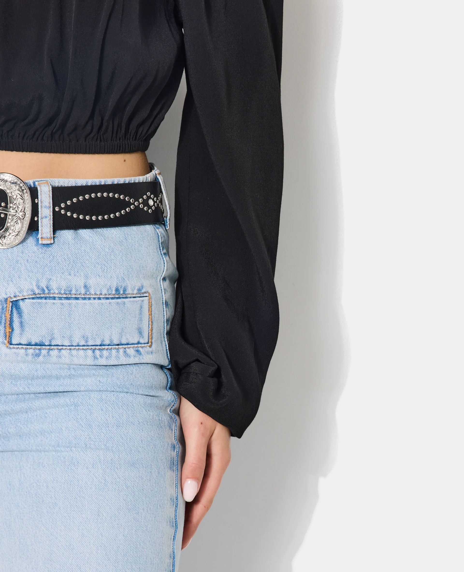 Blouse courte encolure Bardot