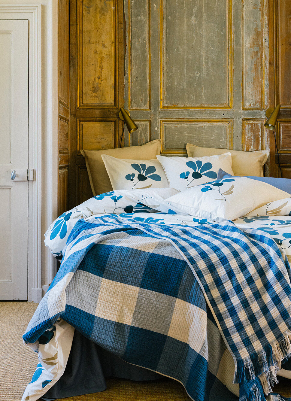 PLAID EN GAZE DE COTON à CARREAUX RÉVERSIBLE BLEU JEAN