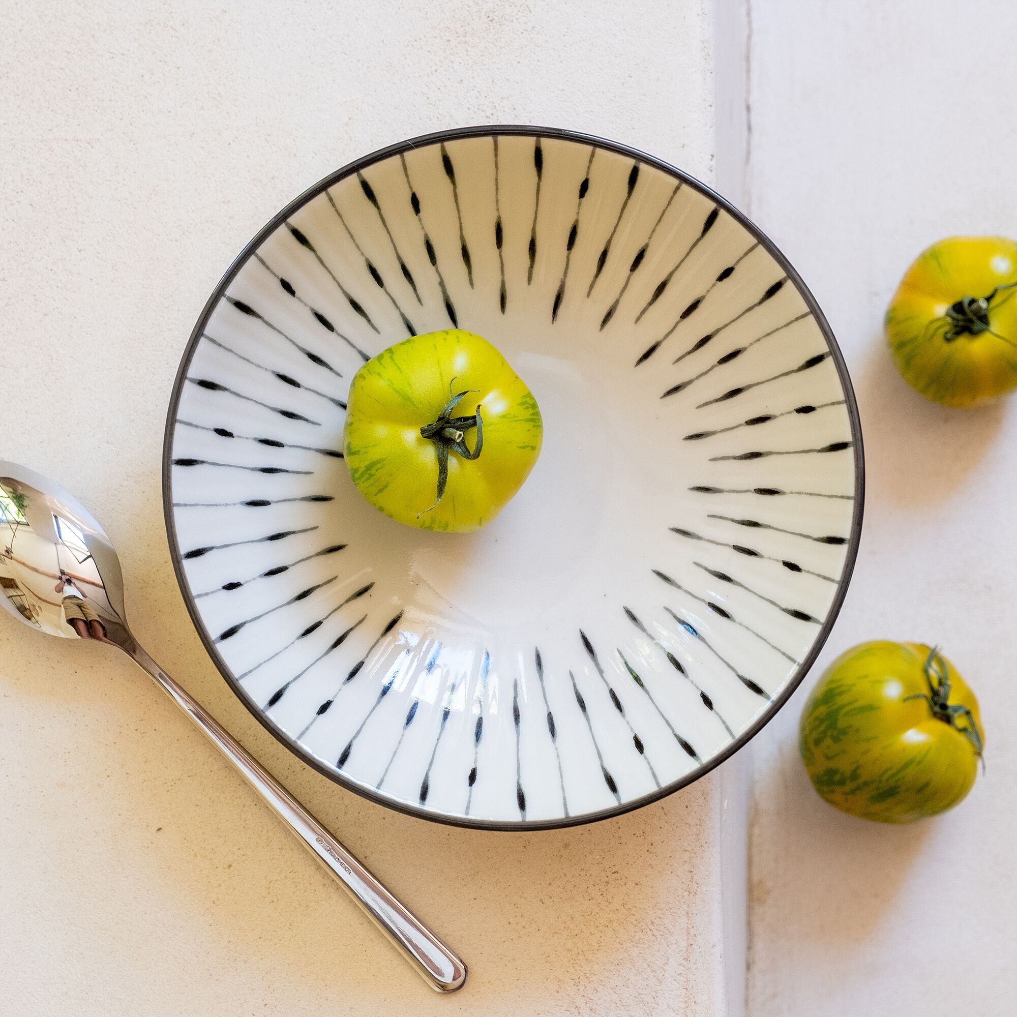 ARYA - Assiette calotte en grès D19cm - blanc