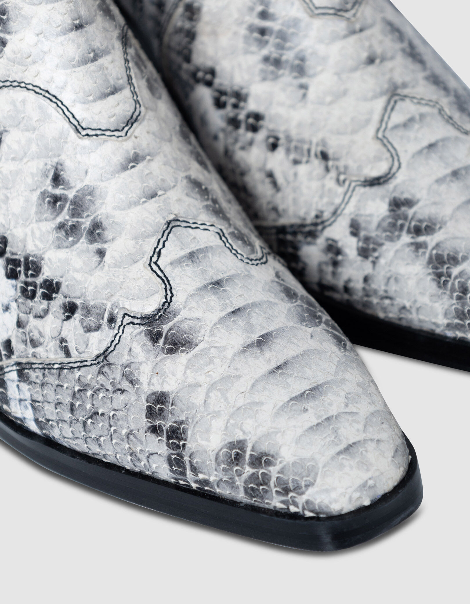 Chelsea boots santiags blanches cuir effet python Femme