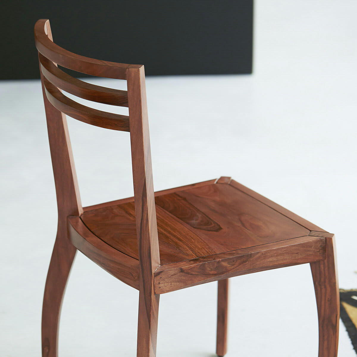 LUNA - Chaise en palissandre massif