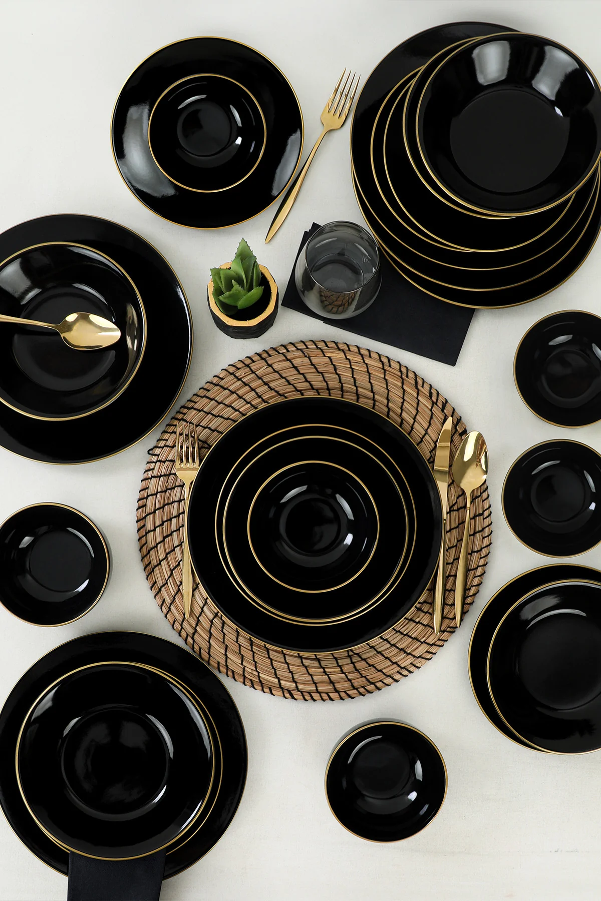 24-delige serviesset Black & Gold