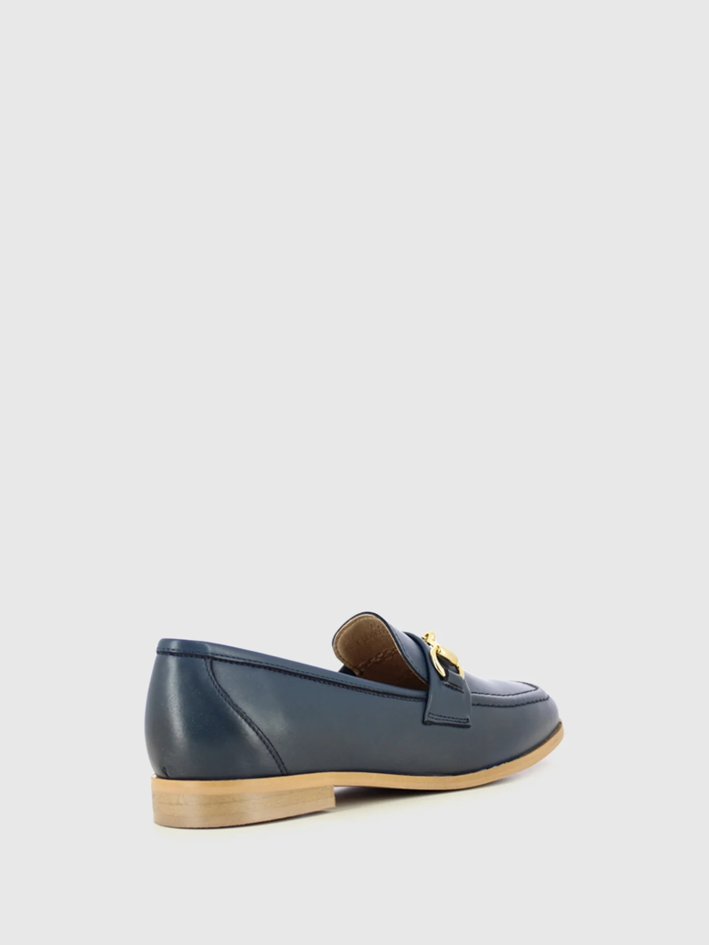 Loafers com Apliques Metálicos em Azul Marinho