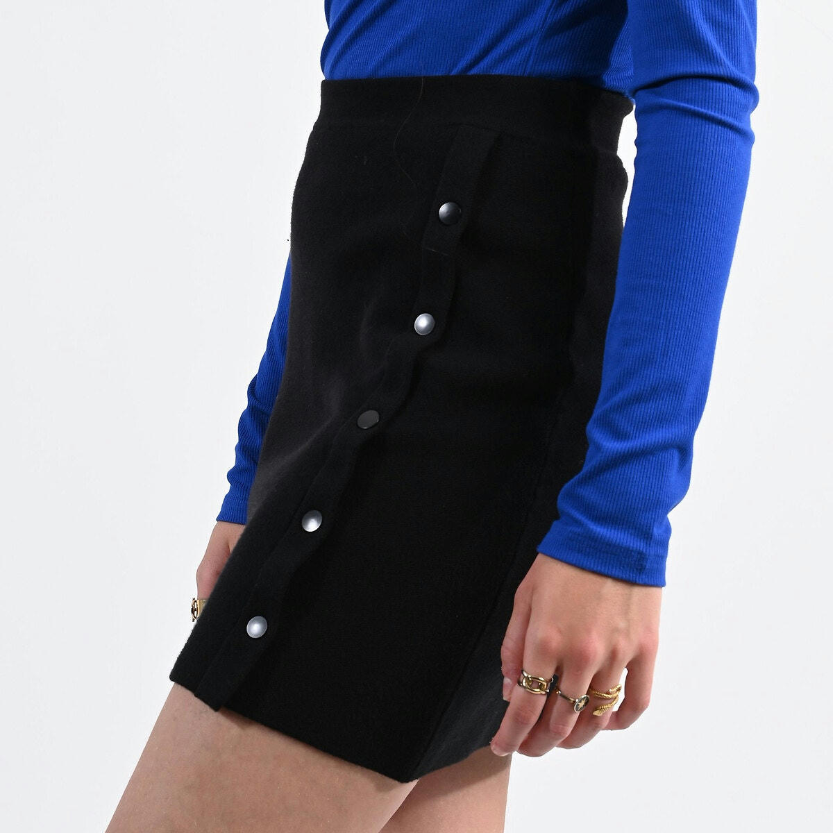 Jupe courte boutons au coté