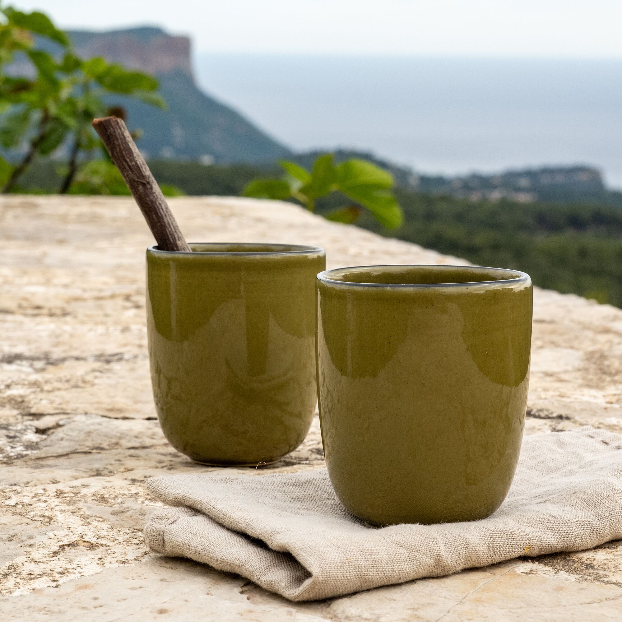 OLIVA - Mug sans anse en grès D8cm - vert mousse