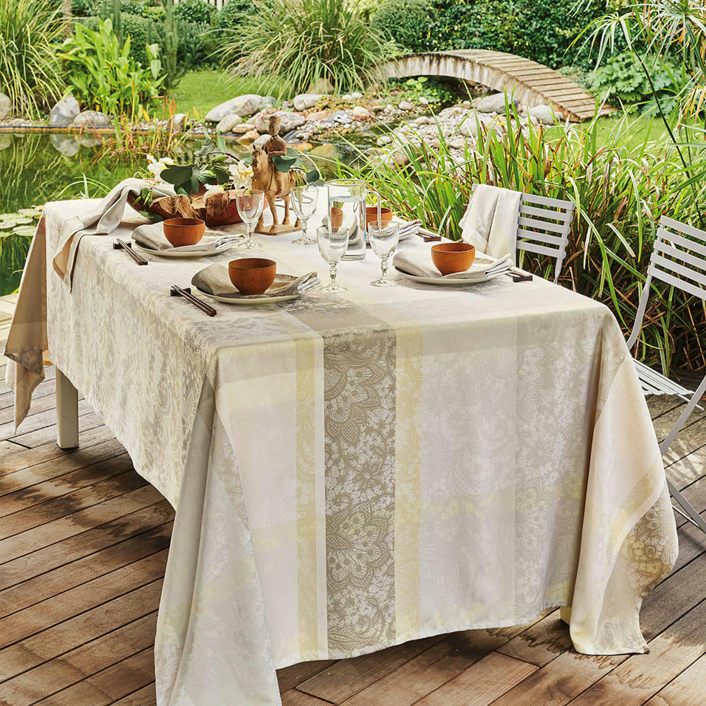 MILLE DENTELLES NATUREL - Nappe carrée  pur coton beige 180x180 cm