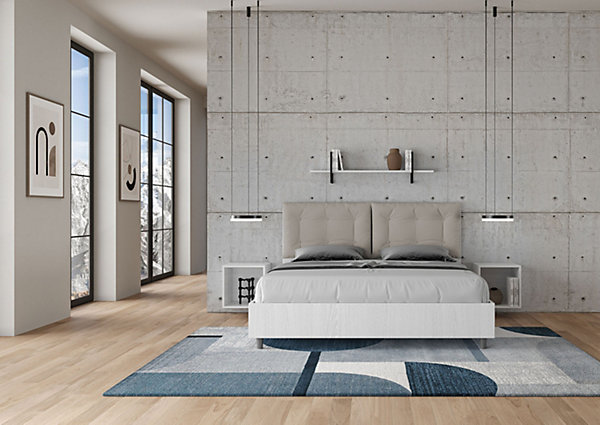 Lit double Egos Annalisa 160x200 en frêne blanc avec coussins en similicuir gris tourterelle