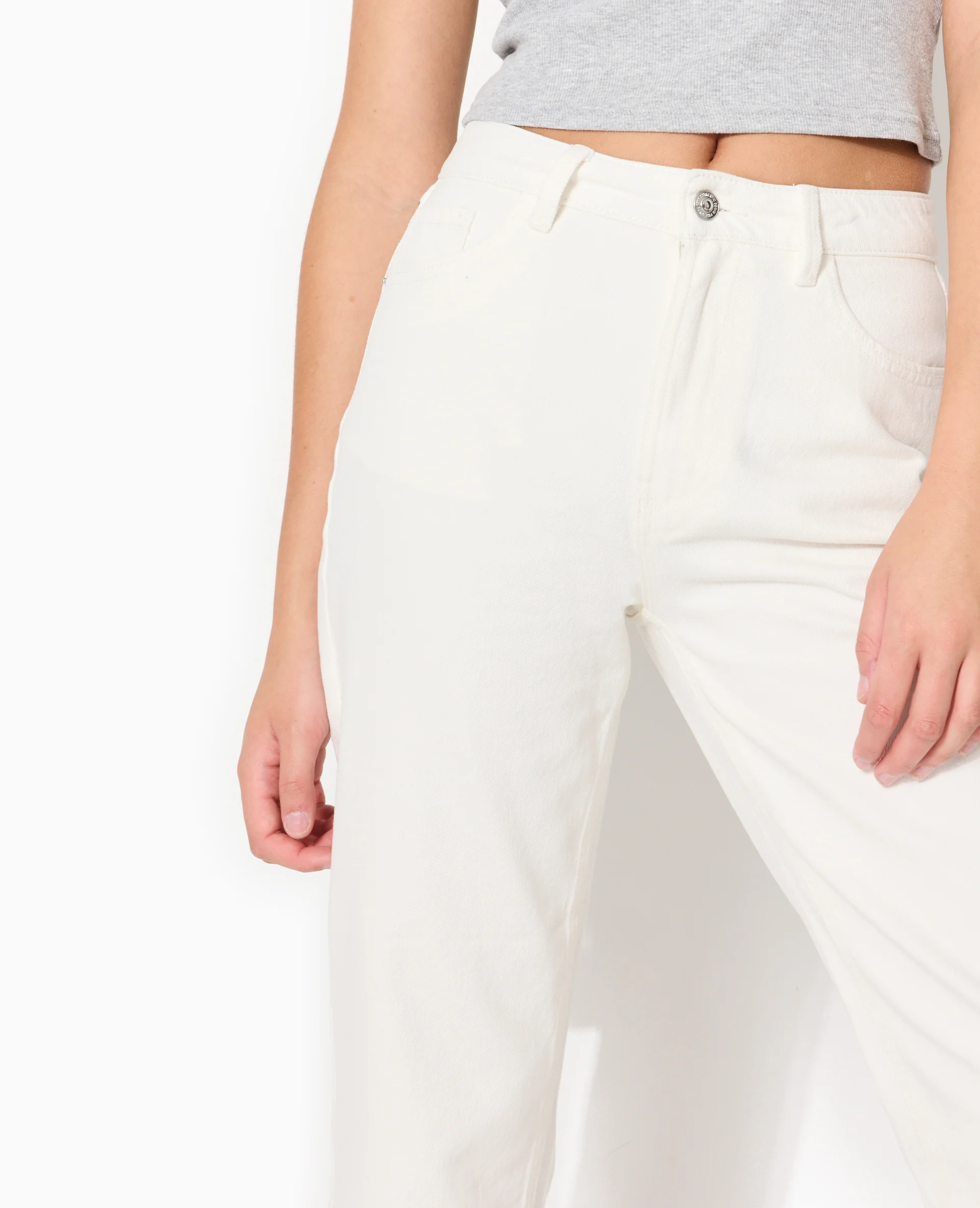 Jean straight 7/8ème taille haute bas coupés