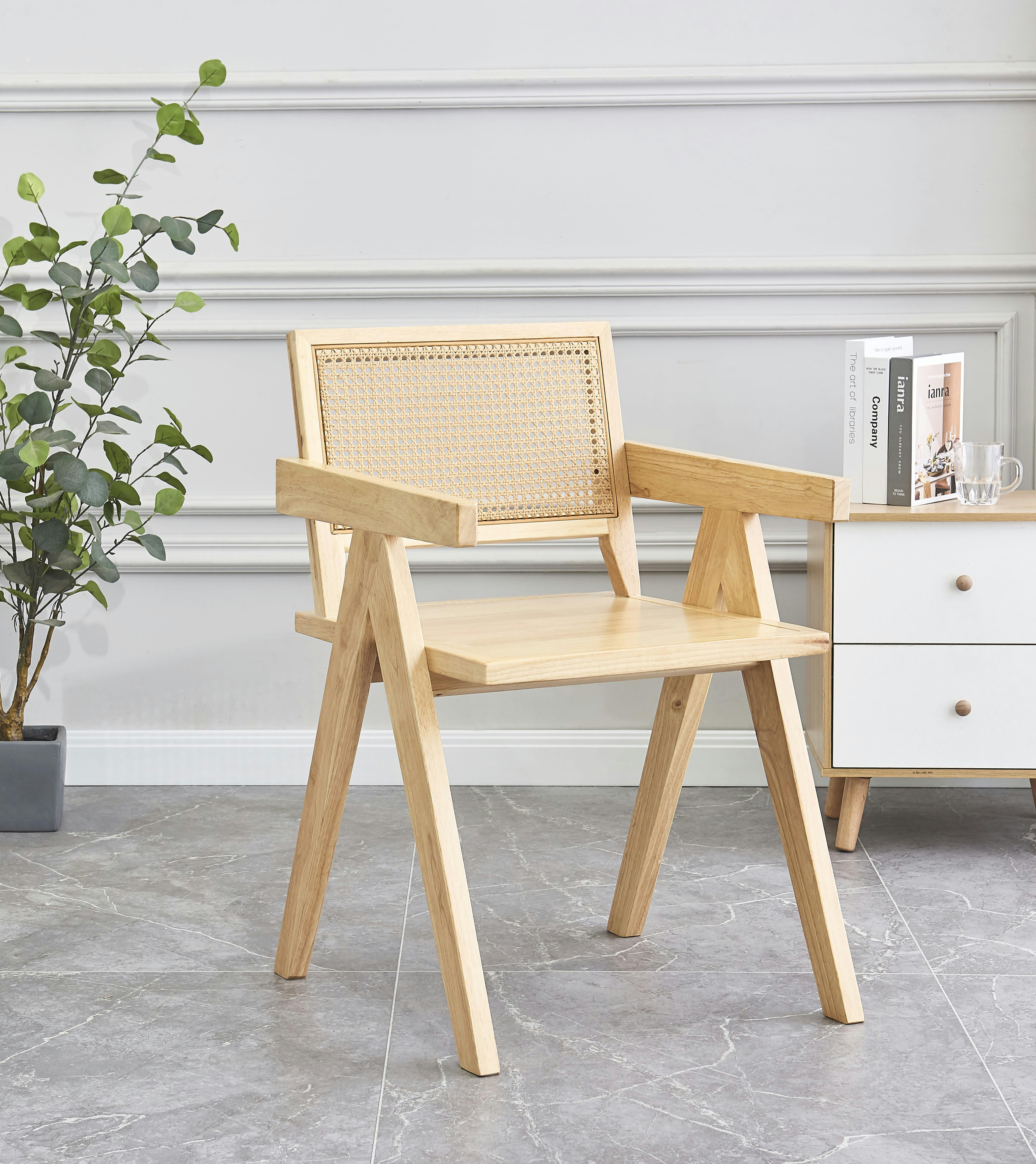 - Fauteuil de table en bois et cannage naturel