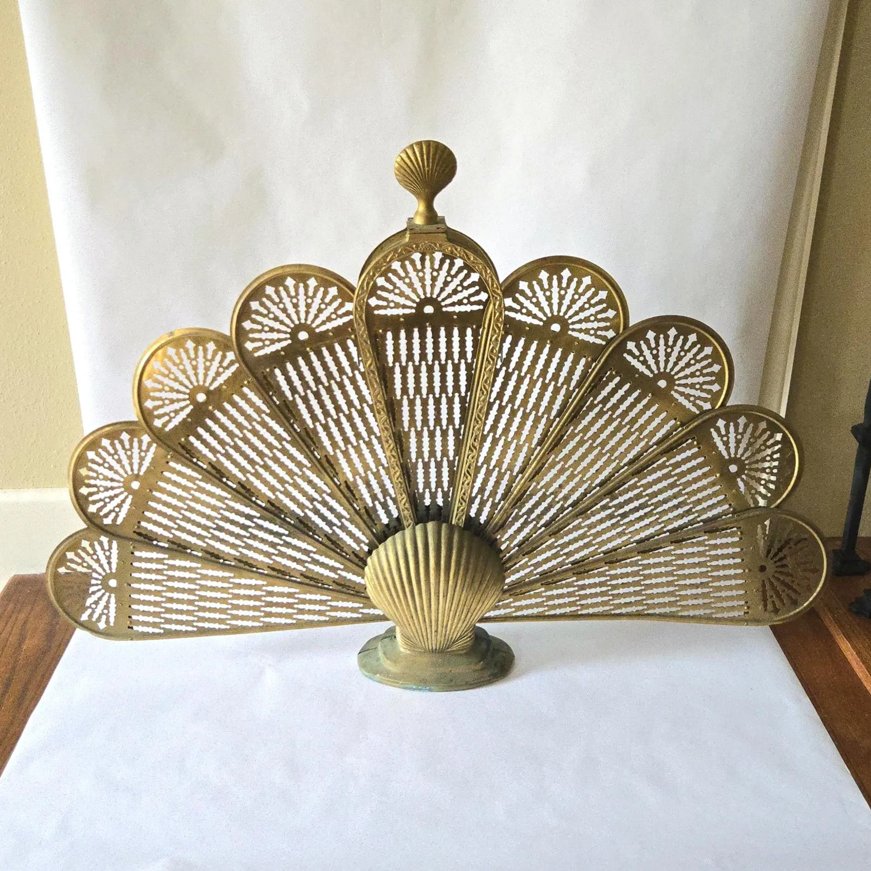 Vintage Brass Seashell Folding Fireplace Screen - Gold Metal Peacock Style Fan Screen - Coastal, Beach House Clam Shell Hearth Decor