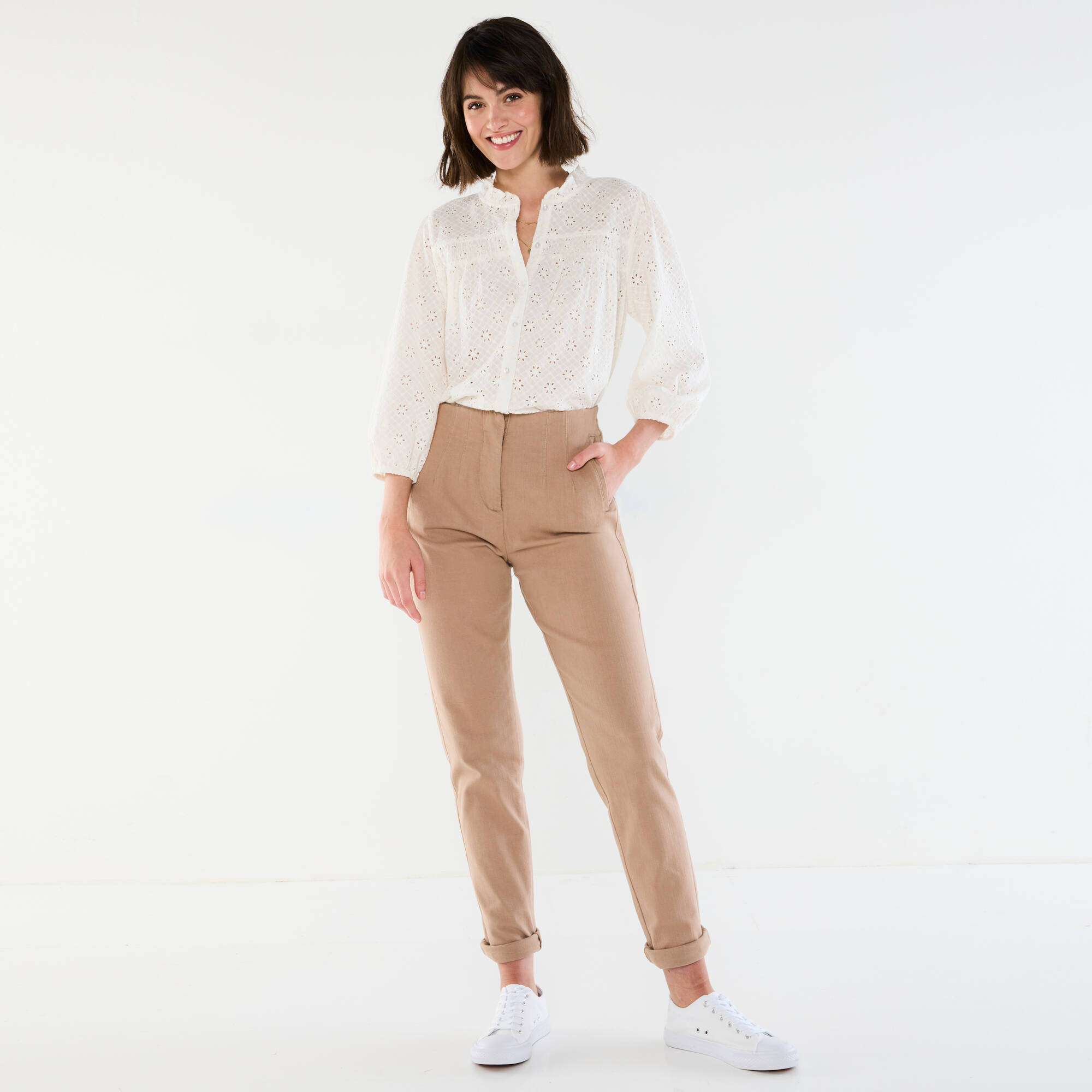Chemisier broderie anglaise, smocks et col volanté