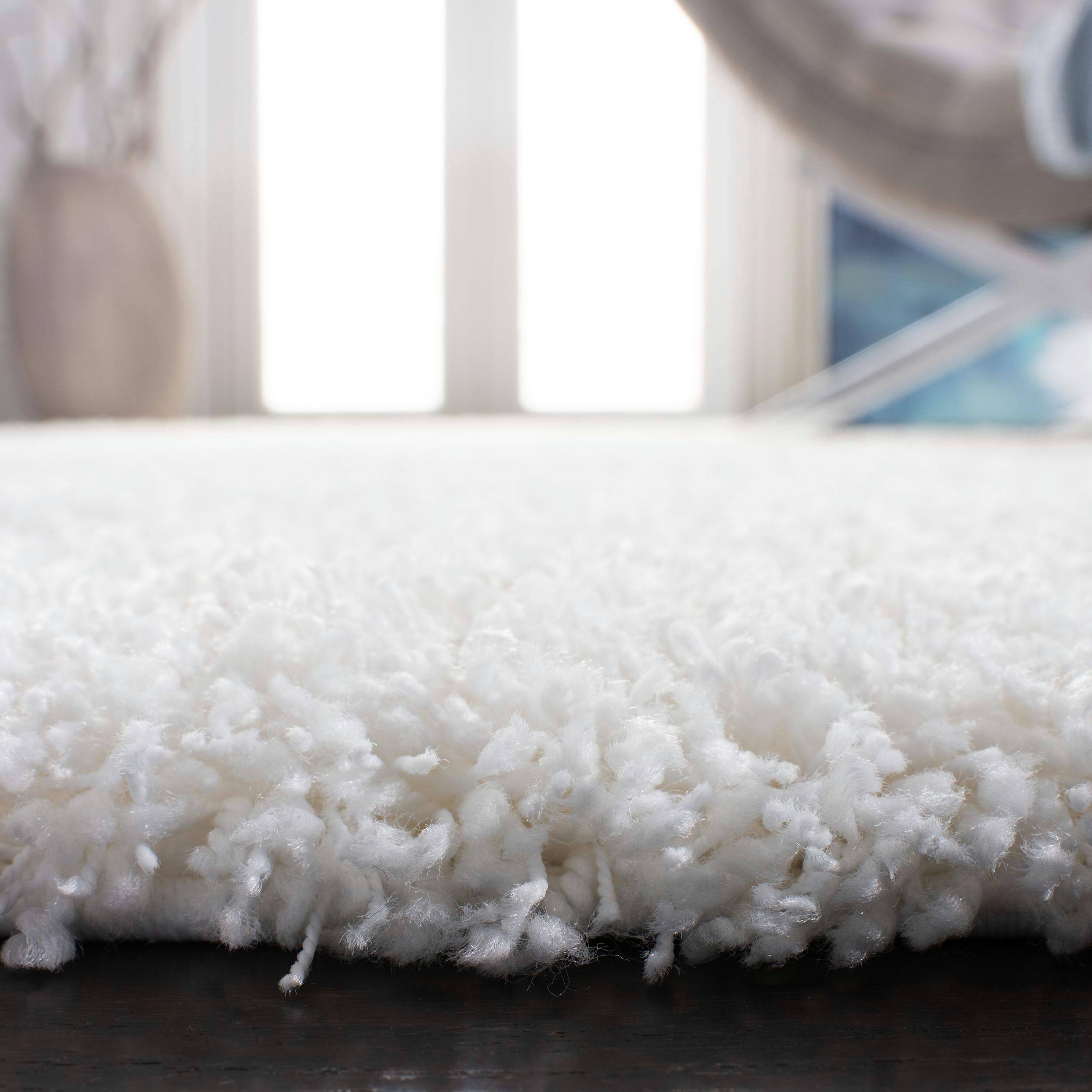 Safavieh California Shag Rug, White