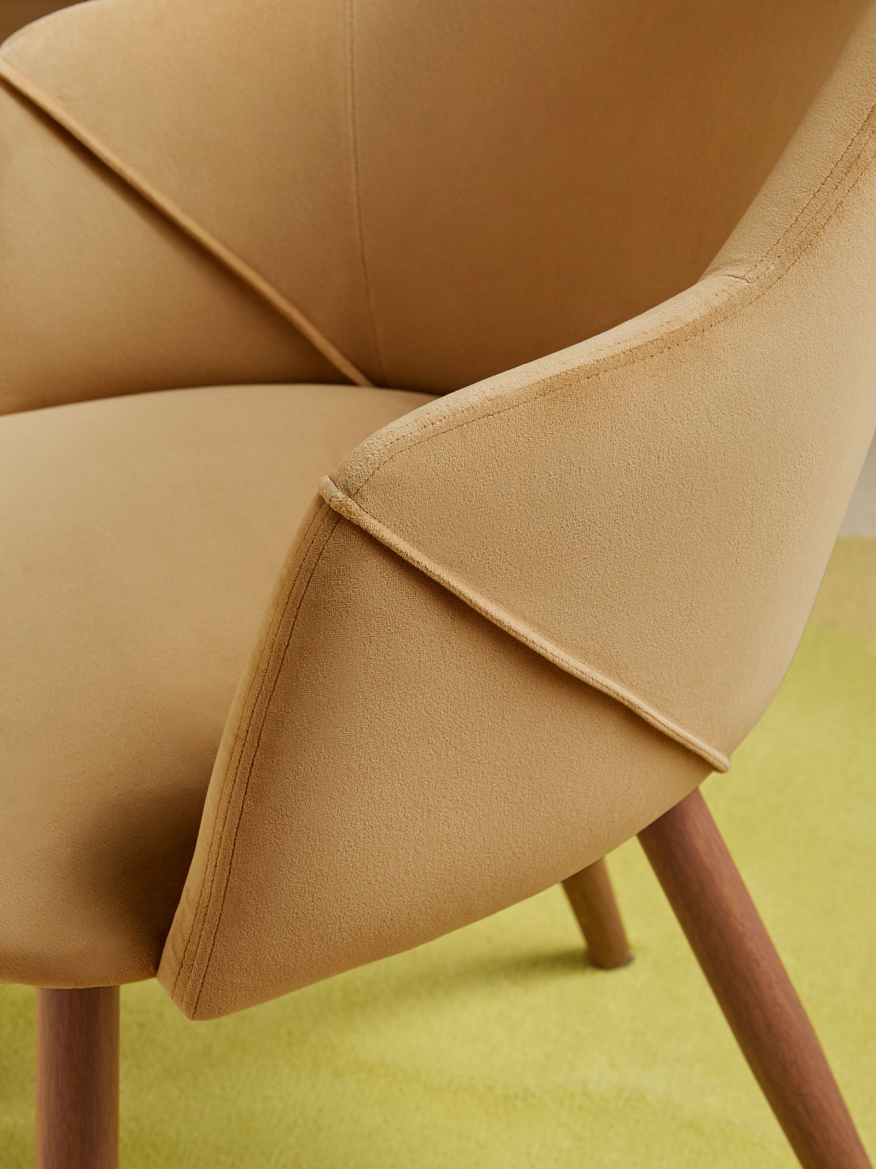 Set of 2 Lule Arm Dining Chairs in Soft Caramel Natural Velvet and Dark Legs