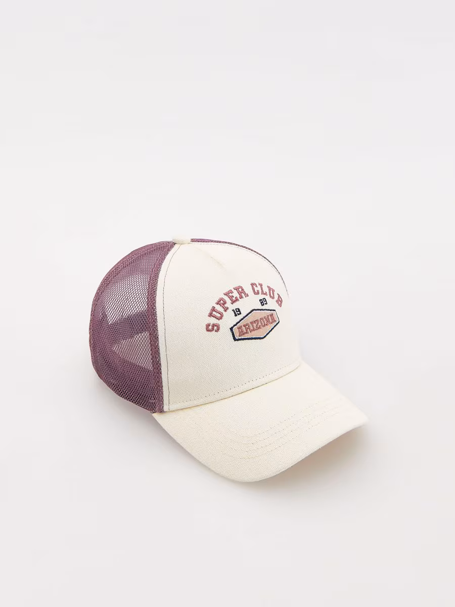 Cap With Appliqu&eacute;