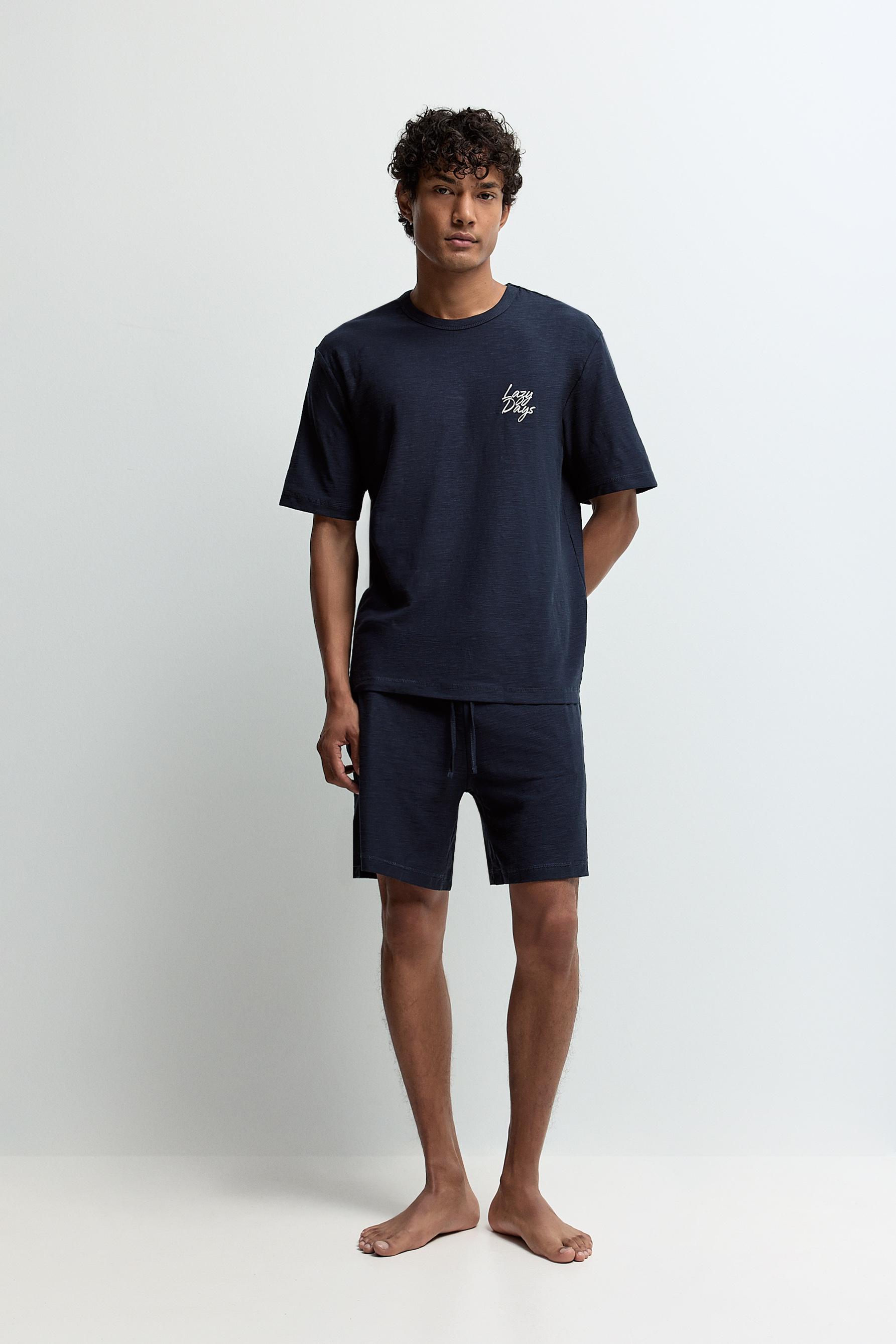Pijama corto bordado