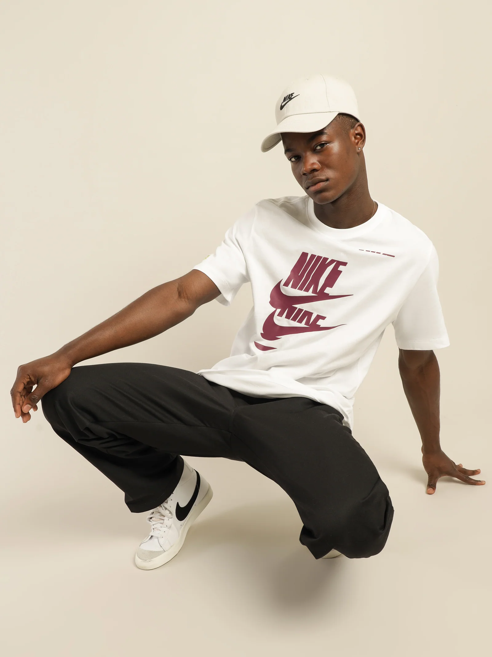 Sportswear Essentials   T-Shirt