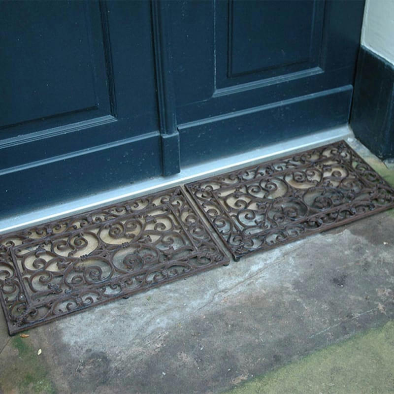 - Paillasson rectangulaire avec ornements en fonte