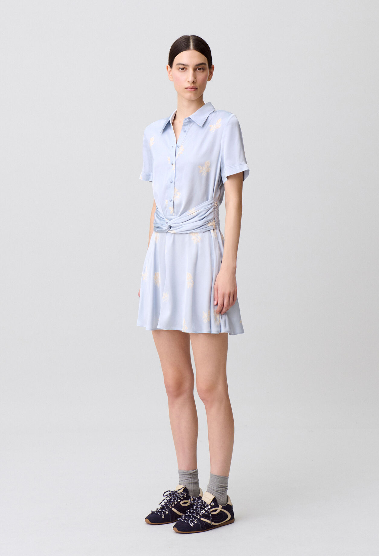 Robe satin fleurs